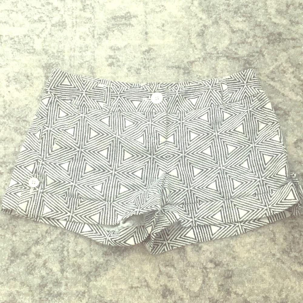 Geometric cuff shorts